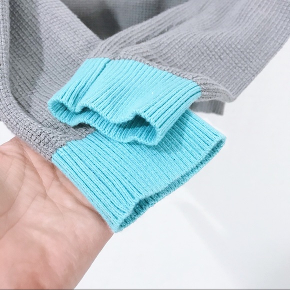 Color Block Lightweight Knit Sweater - Picture 6 of 8